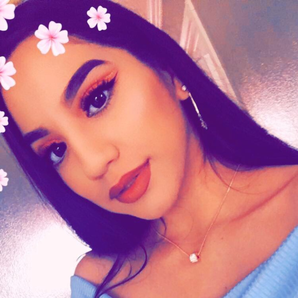 Meet your Posher, Yareli